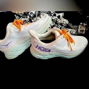 Hoka Clifton 8 Women’s Sneakers